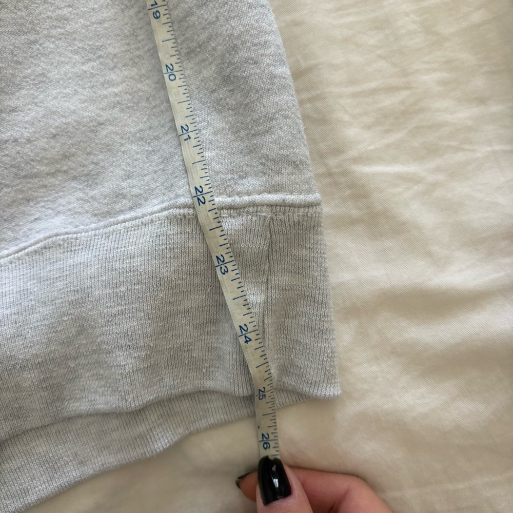 Vintage Heather Gray U.W. Whitewater Crewneck Graphic Sweatshirt - Picture 6 of 6